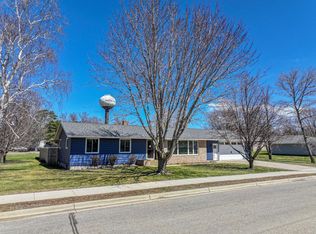 318 W Oak St, Parkers Prairie, MN 56361