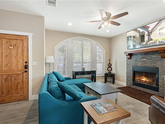 4th image of 3512 Oakmont Blvd #B