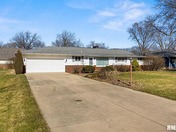 2nd image of 611 W Detweiller Dr