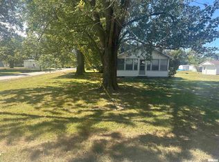 307 S Cherry St, Iuka, IL 62849