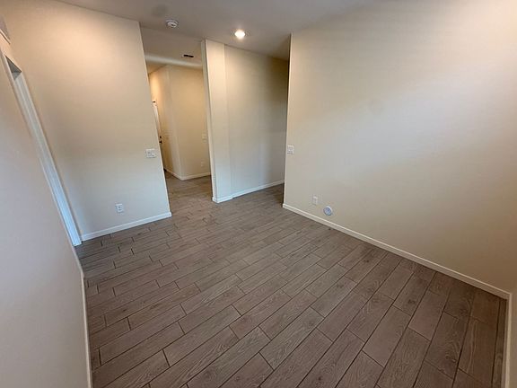 3rd image of 12644 W Gardenia Ave