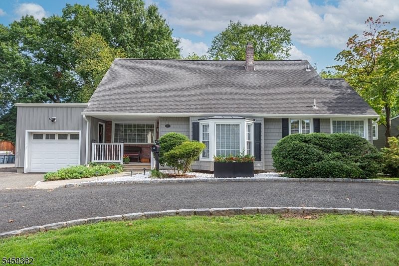 1st image of 389 Meisel Ave