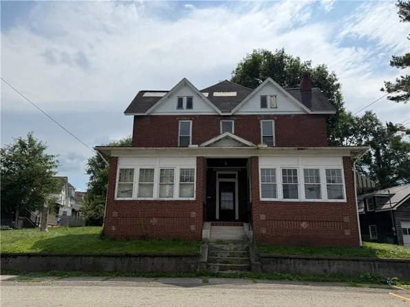 312 N Saint Clair St, Ligonier, PA 15658