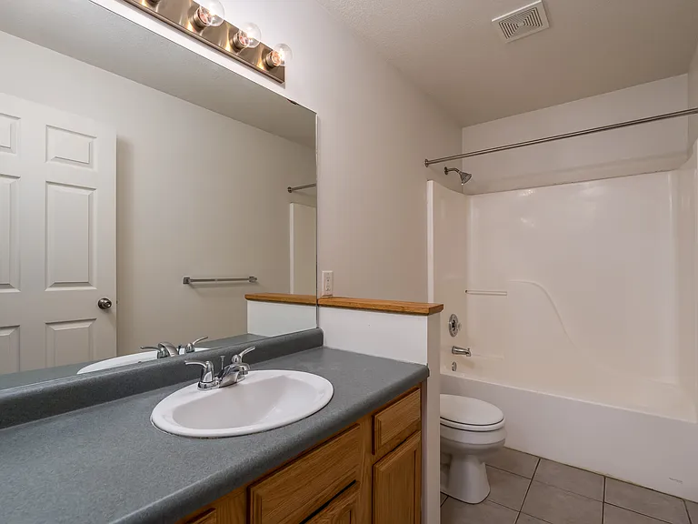 637 S Aspen Ct — Photo 16