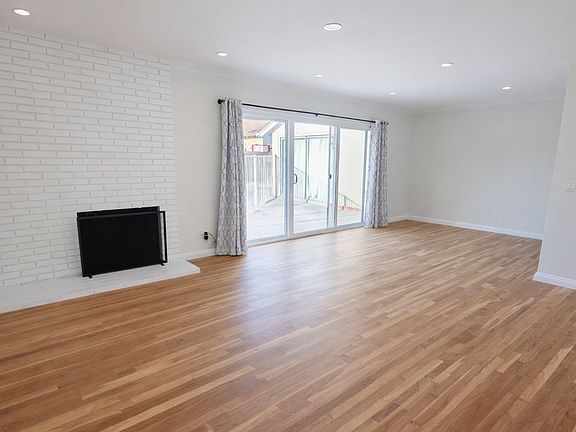2nd image of 100 W Oakmont Dr