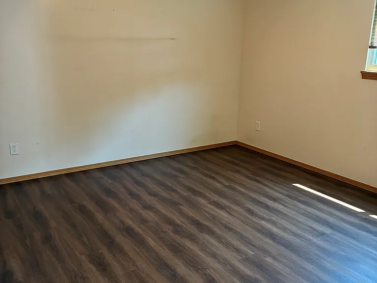 1307 Wildflower Dr — Photo 2