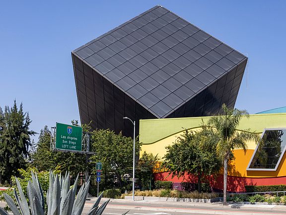Short drive to Discovery Cube Orange County
