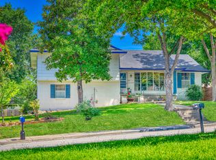 1240 Greenbriar Cir, Desoto, TX 75115