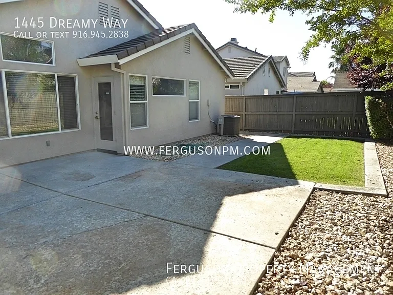 1445 Dreamy Way — Photo 11