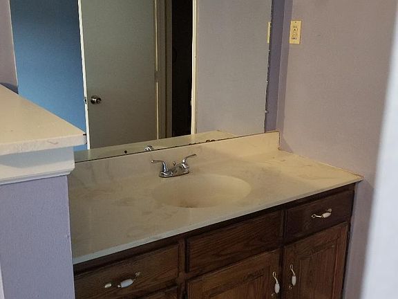 vanity in master bed.