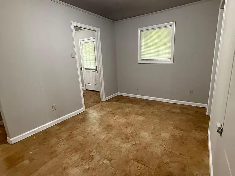106 Porter St SW #A — Photo 3