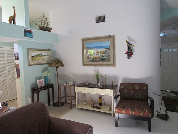 4th image of 726 Crystal Dr