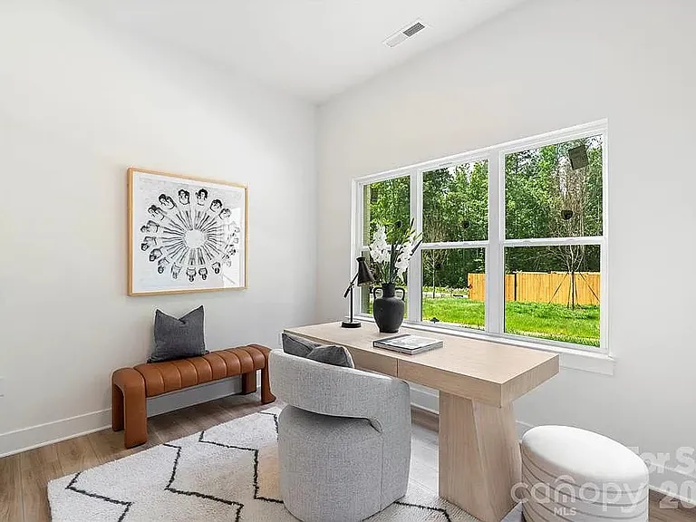 5007 Nimes Rd — Photo 6