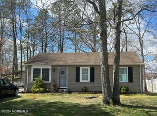 184 Stowaway Rd, Manahawkin, NJ 08050