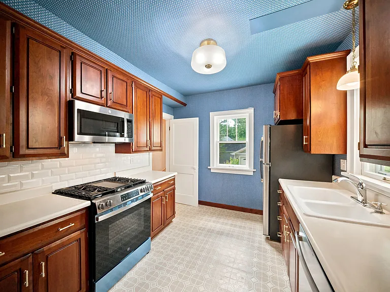 1110 N Wheaton Ave — Photo 9