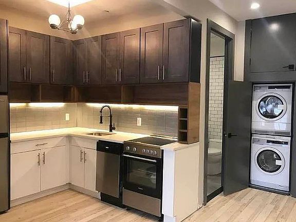 3rd image of 417 Manhattan Ave #1B