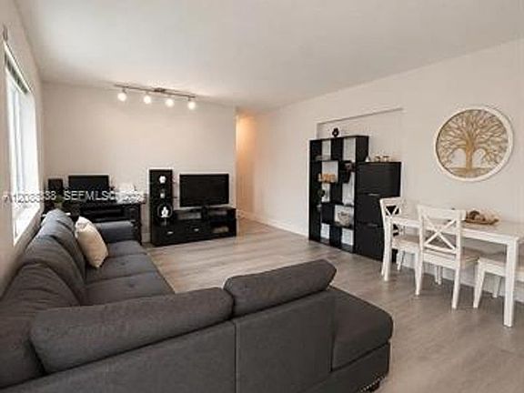4th image of 8260 SW 27th Ter #8260