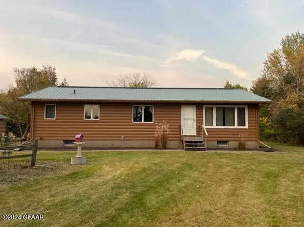 15317 11th St NE, Mayville, ND 58257