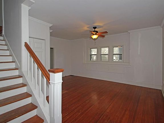 4th image of 606 Kessler Blvd E Dr