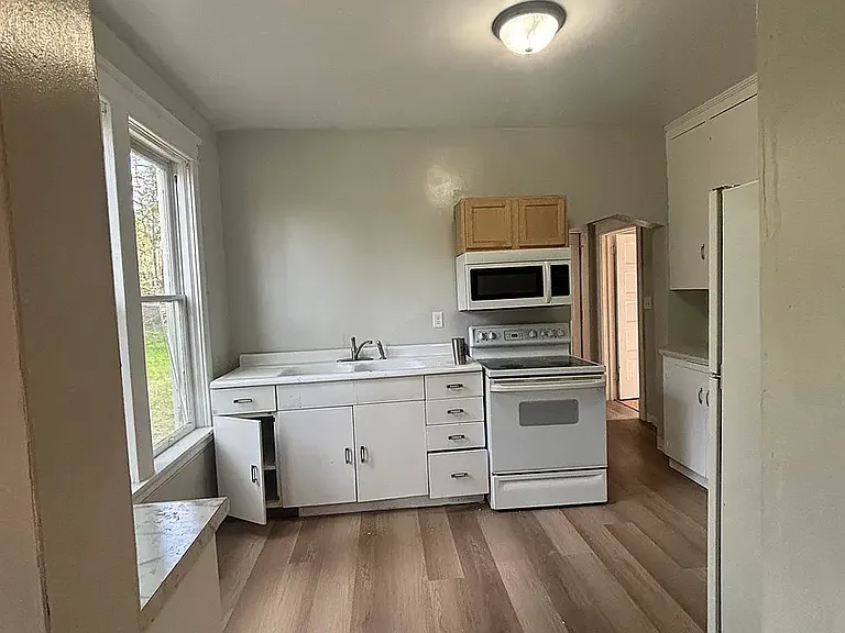 3015 Wellington St — Photo 10