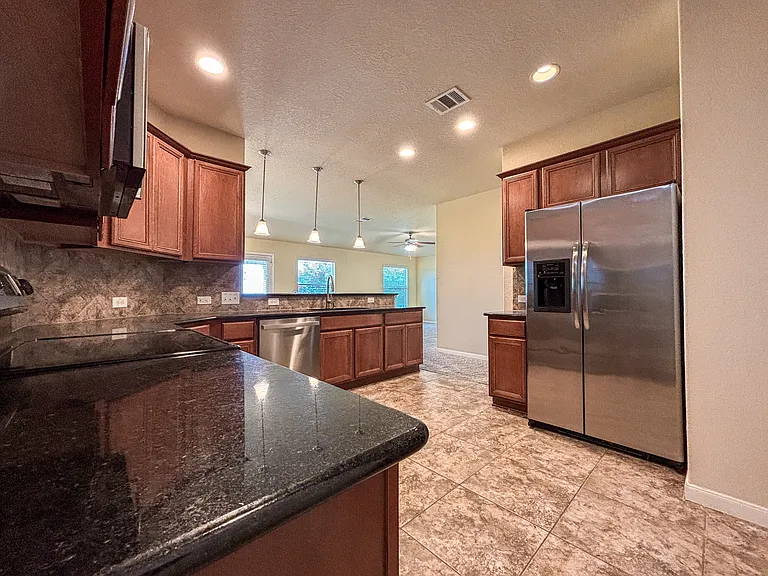 923 Avery Pkwy #2 — Photo 7