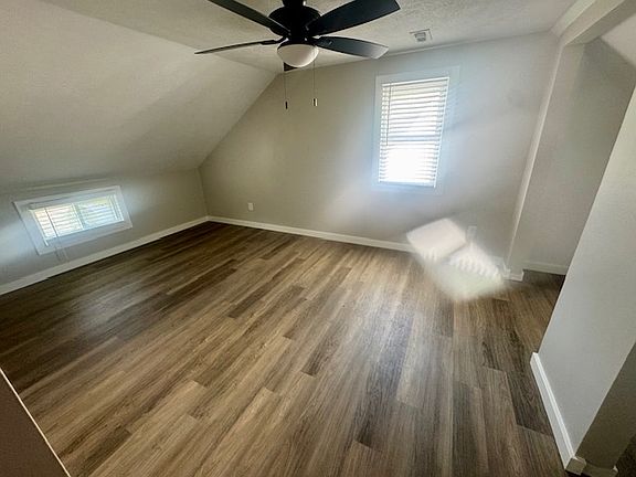 4th image of 19401 Cherrywood Ln