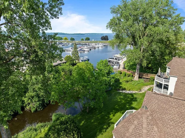102 Abbey Ridge COURT #102, Fontana, WI 53125