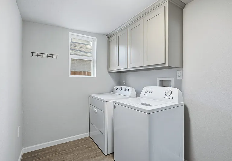 2933 S Hills Ave — Photo 19