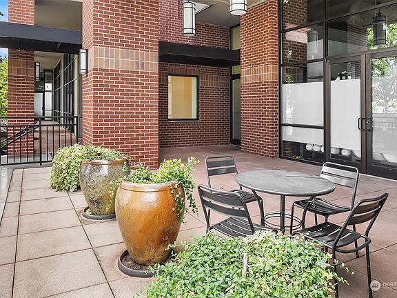 2nd image of 1880 25th Avenue NE #315