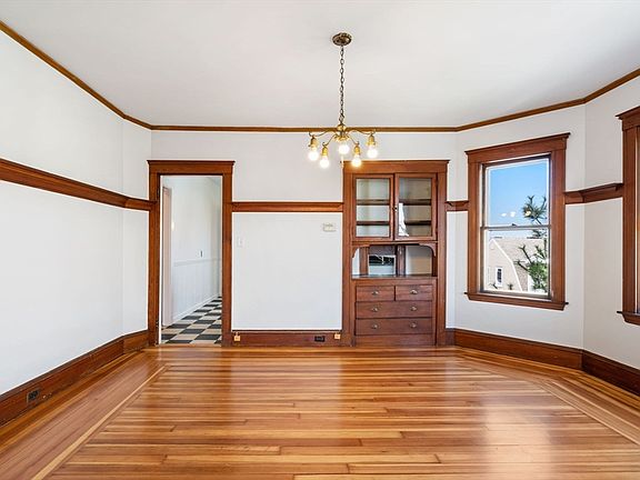 3rd image of 9 Hardan Rd APT 3