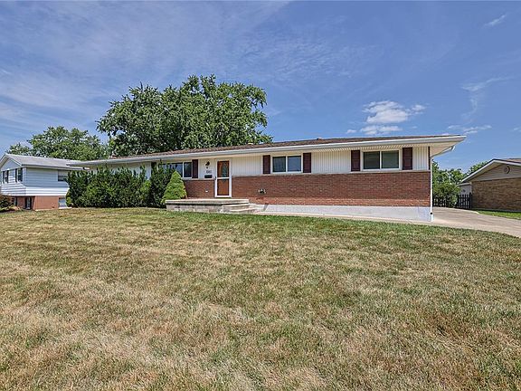 2nd image of 1061 Cottage Court Dr