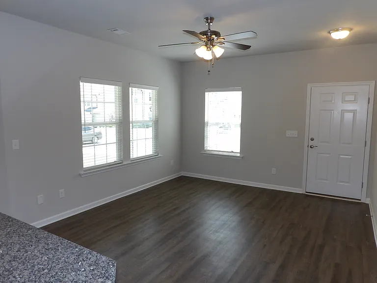 Joiner Crossing Apartments — Photo 15