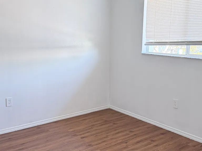 148 Cypress Way E #8 — Photo 4