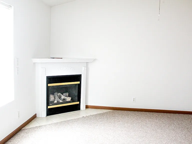 3218 Hopkins Ct — Photo 6