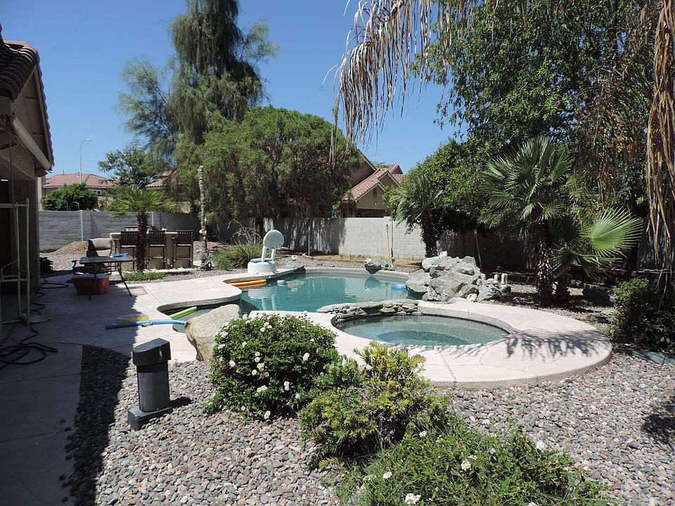 2nd image of 172 S Forest Ct