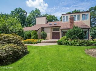 6207 Hempstead Tpke, East Norwich, NY 11732