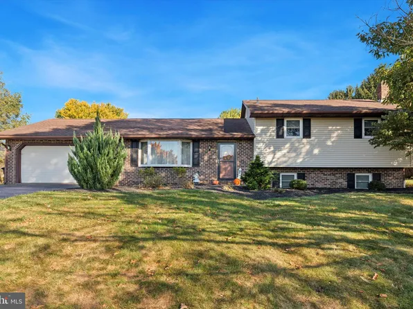 108 Meadowlark Ln, Mohnton, PA 19540