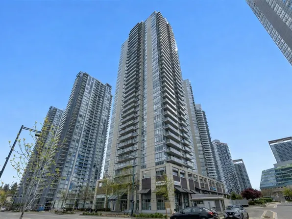 13688 100th Ave #304, Surrey, BC V3T 0G5