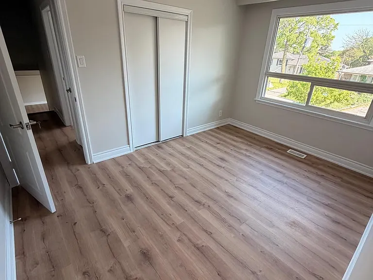 6 Brantley Cres — Photo 12