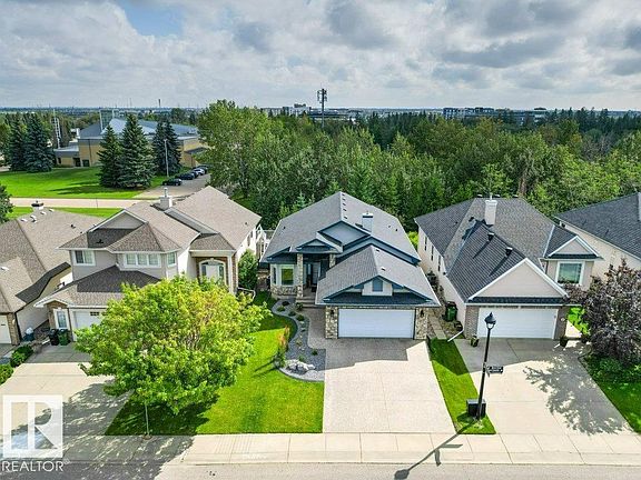 3rd image of 501 Byrne Cres SW