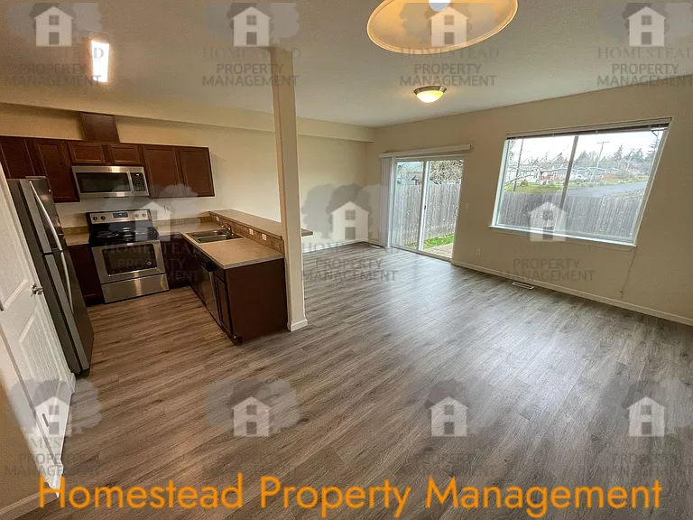 1220-1222 SE Academy St — Photo 6