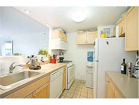 Rented by Douglas Elliman | media 15