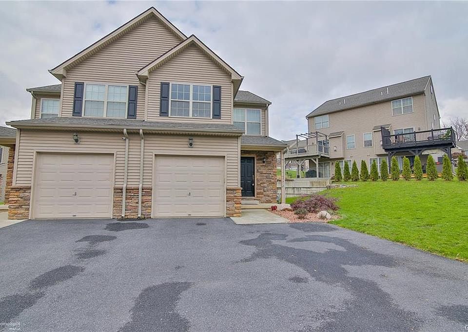 1st image of 312 Adaire Ct