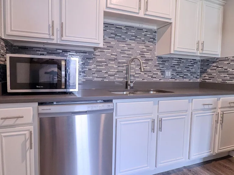 2221 Bowie Dr #11 — Photo 2