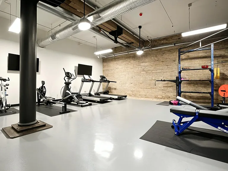 Landmark Lofts Apartments — Photo 3