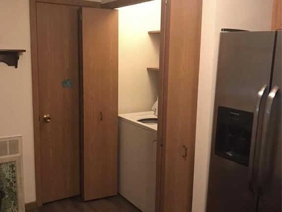 Washer / Drier in kitchen