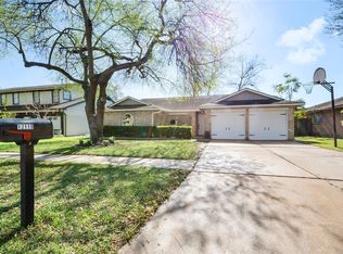12119 Fairpoint Dr, Houston, TX 77099