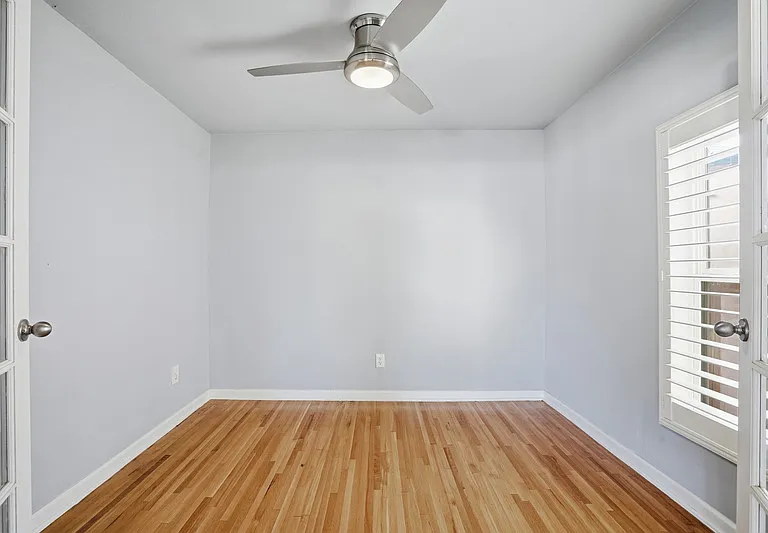 2933 S Hills Ave — Photo 17