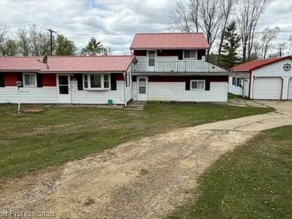 3595 Hutchinson Rd, North Branch, MI 48461