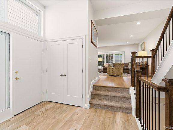 2nd image of 44 Hidden Ridge Drive